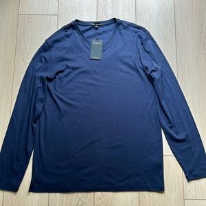 Men’s Robert Barakett V-Neck shirt